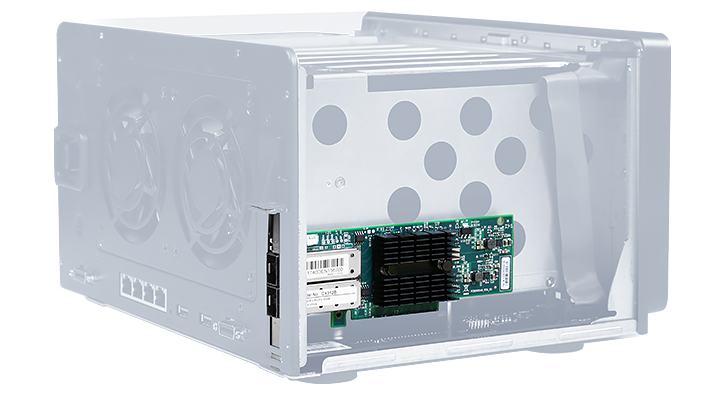 DS3018xs, com suporte para conexão 10GbE ou SSD Cache